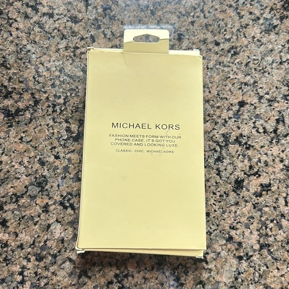 🥰- NWT Michael Kors phone case for iPhone 6,6S